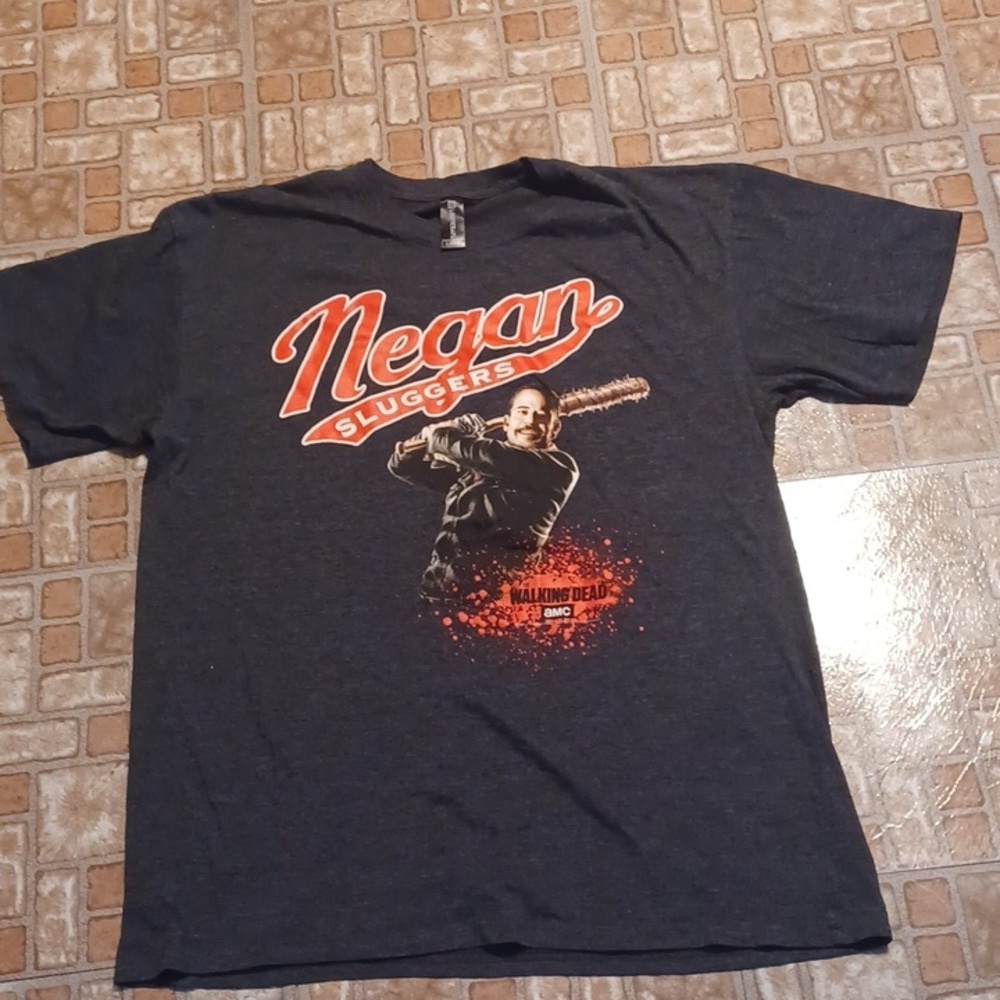 The walking dead tee shirt size large